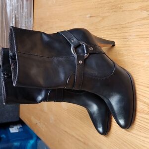Saks Fifth Avenue, Italian leather heeled boots, Size 9